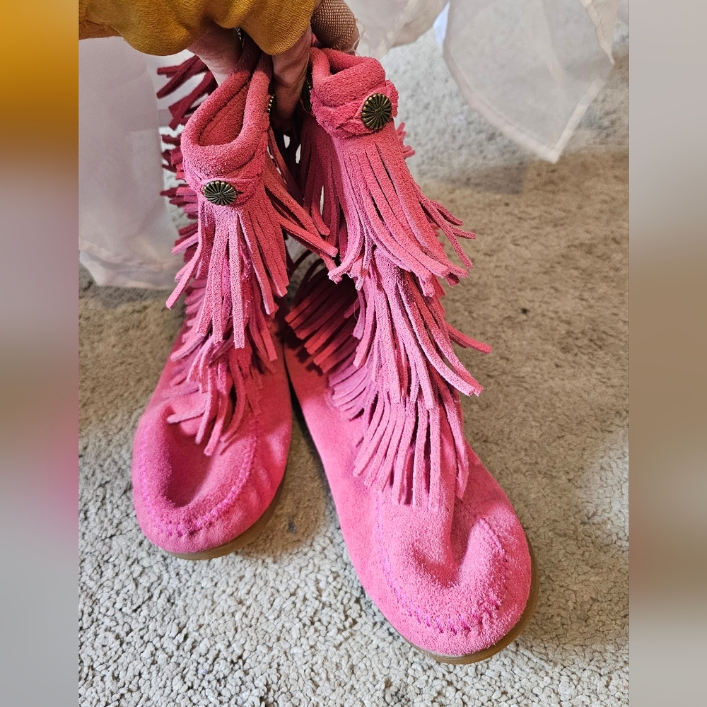 Vintage Minnetonka Pink Fringe Moccasins - Size 5